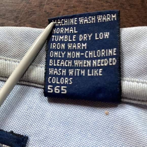 Lands’ End Pinpoint Oxford Blouse, size 10, blue, 80% Cotton, 20% Polyester. - Picture 10 of 10